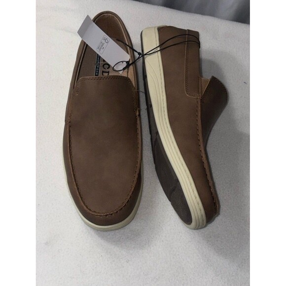 IZOD Seapoint Slip On Shoes Men’s 11 Tan Memory Foam Lightweight Loafer